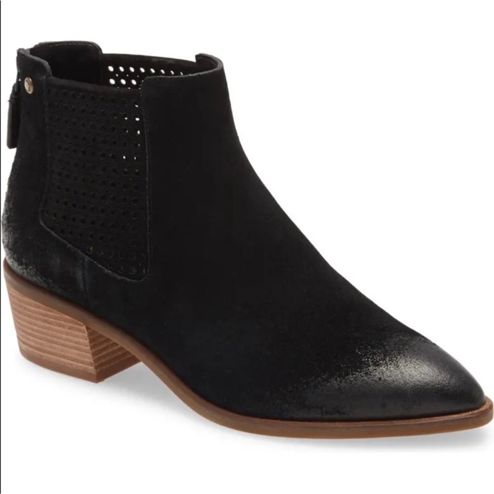 Cole Hahn Val Bootie Black Suede 5.5
